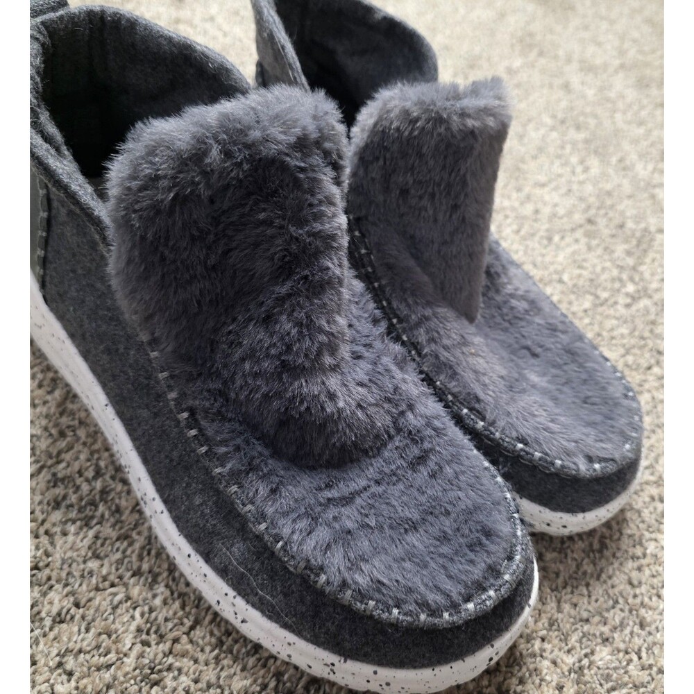 Hey Dude Boots Size 9 Denny Bootie Slip On Gray Faux Fur Comfort Light